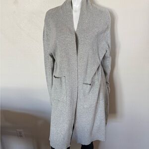Elegant Women's Light Gray Cardigan